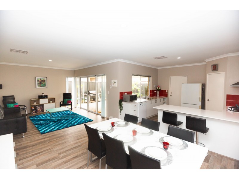 209 Grandis Boulevard, Banksia Grove WA 6031