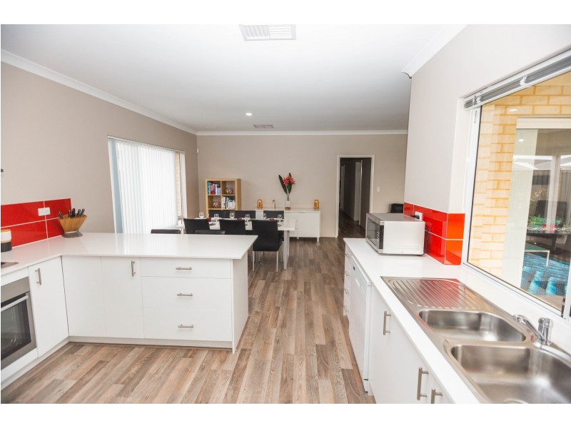 209 Grandis Boulevard, Banksia Grove WA 6031