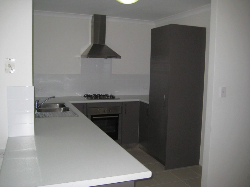 2/42 Merrifield Avenue, Kelmscott WA 6111