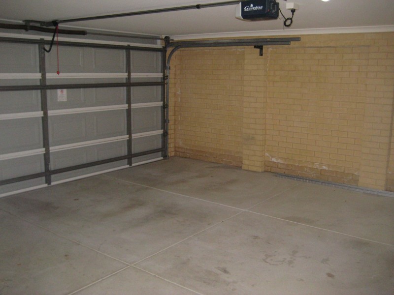 2/42 Merrifield Avenue, Kelmscott WA 6111