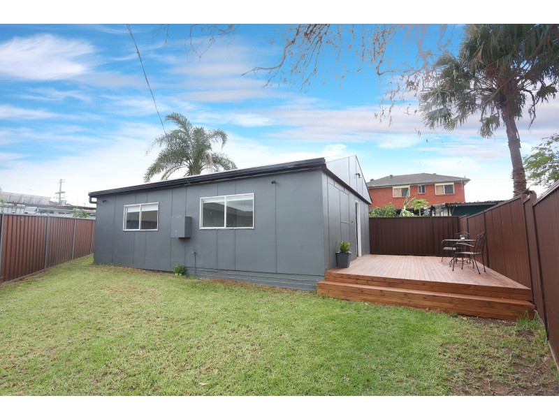 39 Karani Avenue, Guildford West NSW 2161