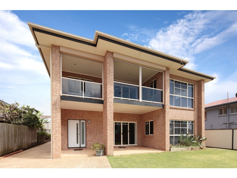 113 Prince Edward Parade, Scarborough QLD 4020