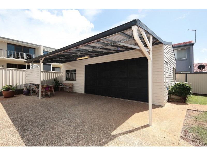 113 Prince Edward Parade, Scarborough QLD 4020