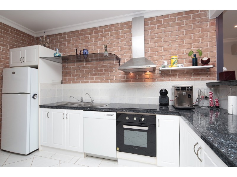 113 Prince Edward Parade, Scarborough QLD 4020