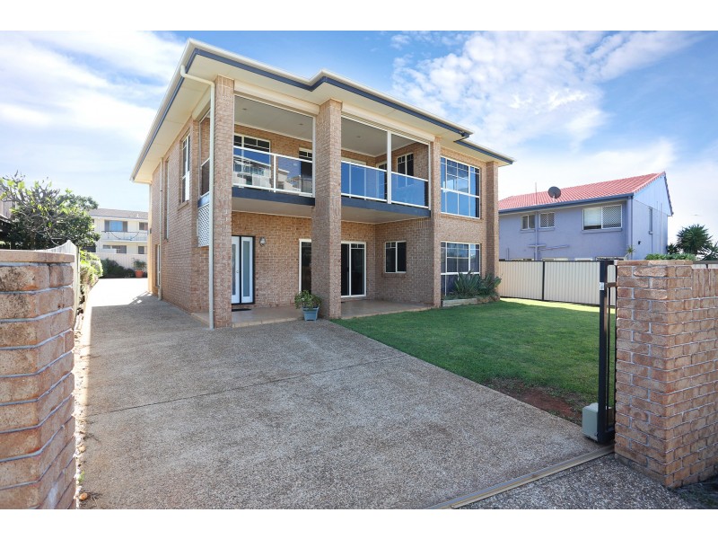 113 Prince Edward Parade, Scarborough QLD 4020