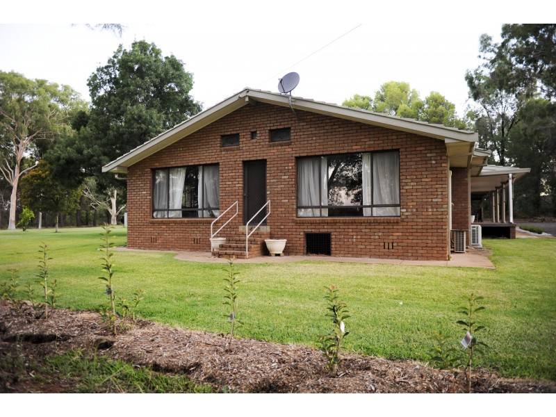 235 – 237 Edward street, Forbes NSW 2871