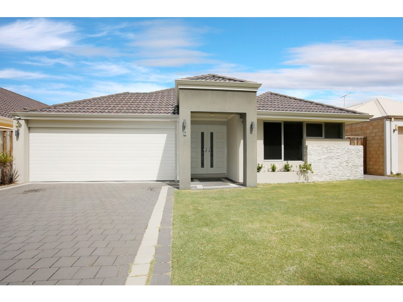 4 Fulbrooke Loop, Canning Vale WA 6155
