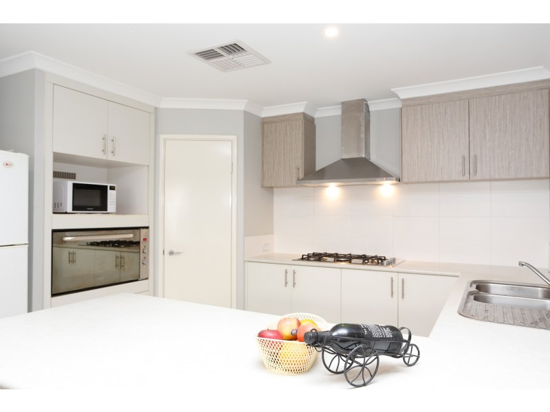 4 Fulbrooke Loop, Canning Vale WA 6155
