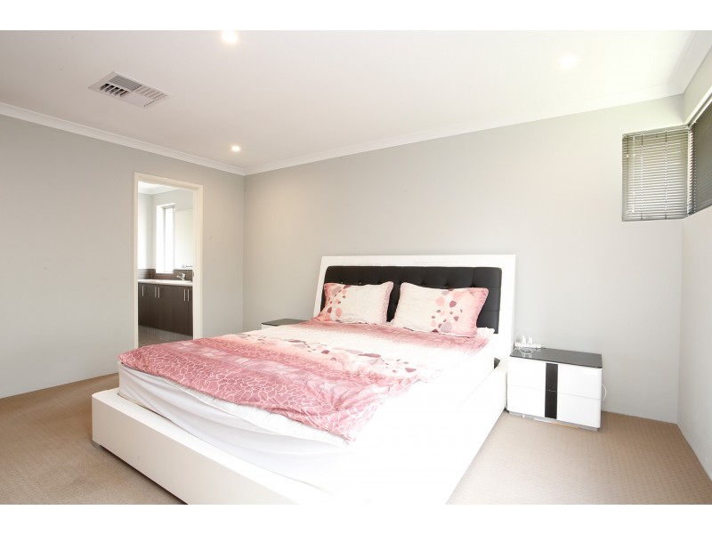 4 Fulbrooke Loop, Canning Vale WA 6155