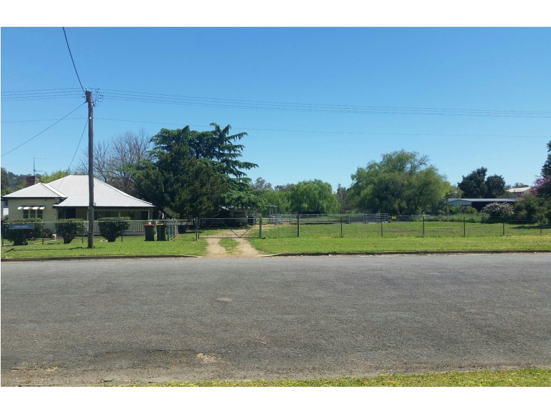 18 Rose Street, Quirindi NSW 2343