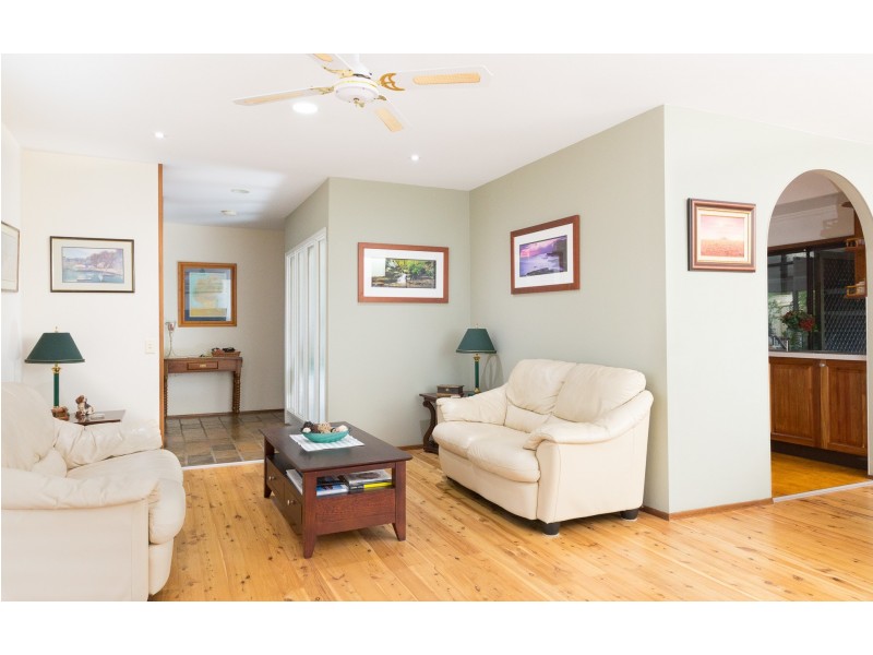 27 Walker Road, Wyoming NSW 2250