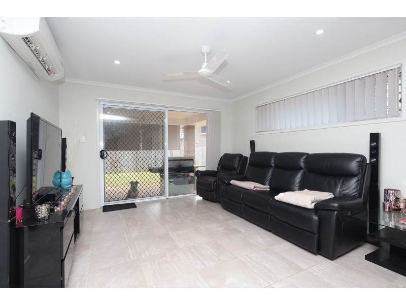 249 Cedar Road, Redbank Plains QLD 4301