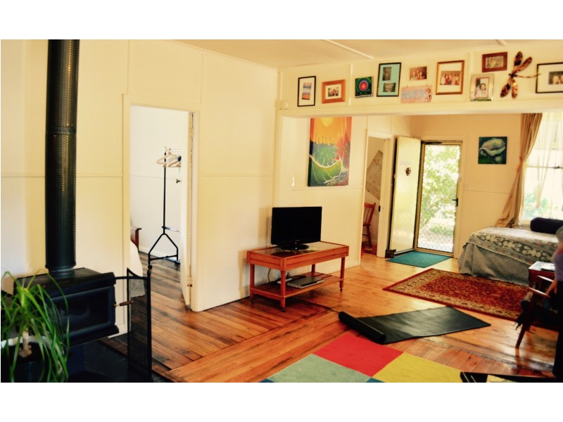 42 Centenary Avenue, Wandiligong VIC 3744