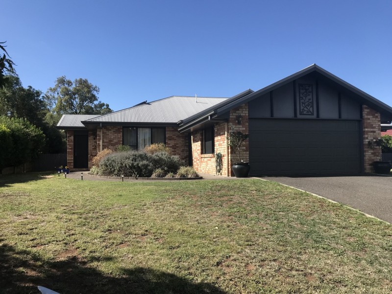 18 Belclaire Drive, Westbrook QLD 4350
