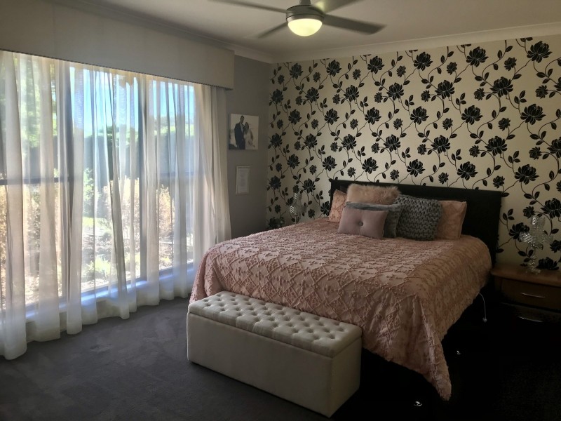 18 Belclaire Drive, Westbrook QLD 4350