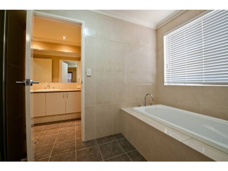 39 Stonewall Circuit, Landsdale WA 6065