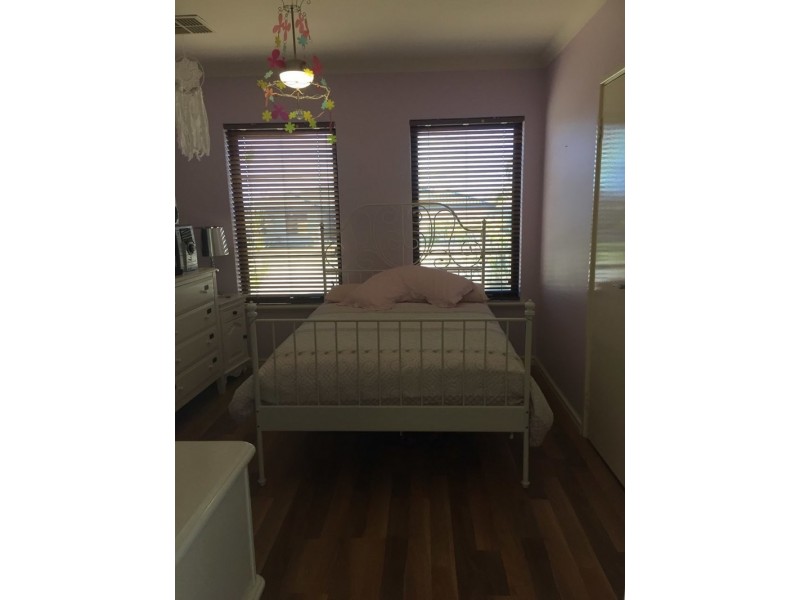 39 Stonewall Circuit, Landsdale WA 6065