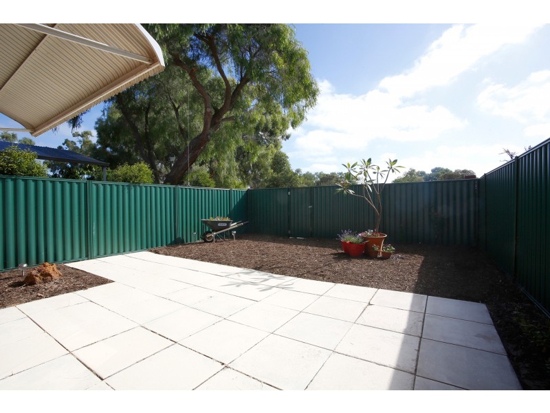 7 Mirreen Court, Karawara WA 6152