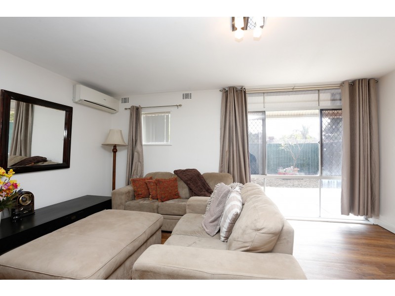 7 Mirreen Court, Karawara WA 6152