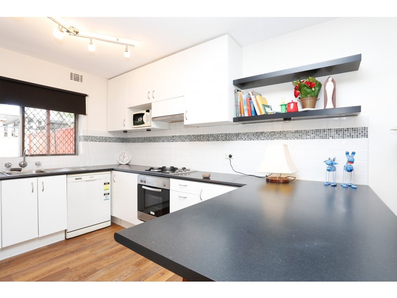 7 Mirreen Court, Karawara WA 6152