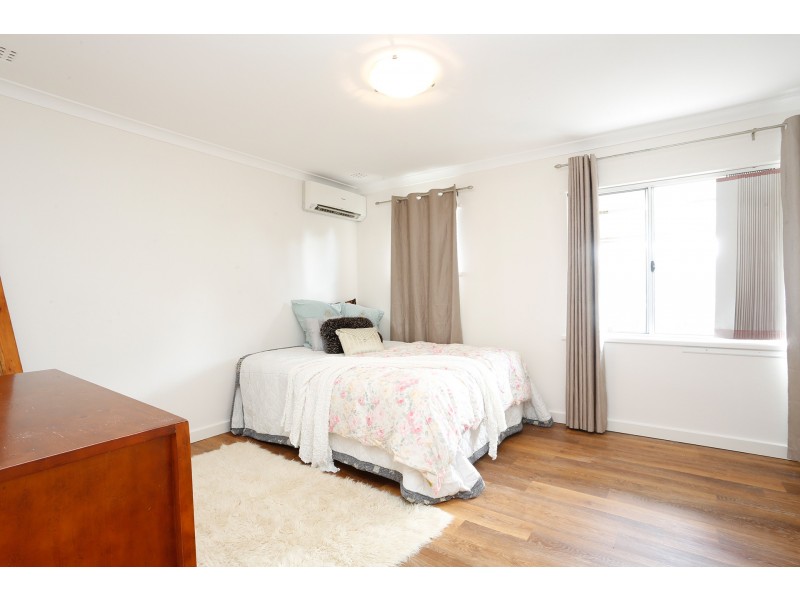 7 Mirreen Court, Karawara WA 6152