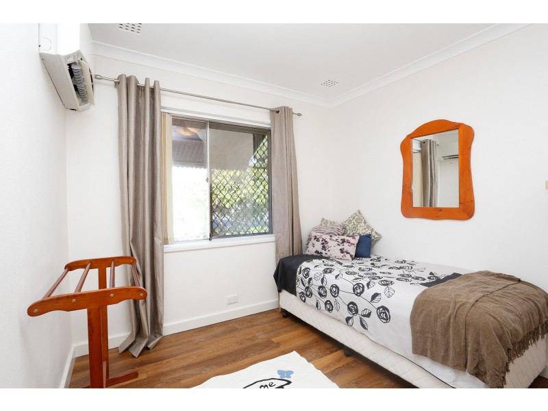 7 Mirreen Court, Karawara WA 6152