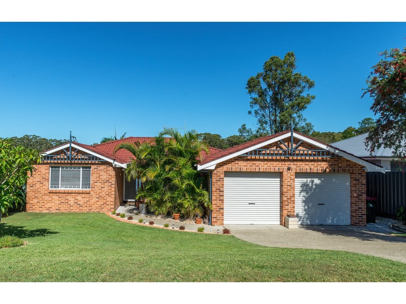 6 Creighton Drive, Medowie NSW 2318