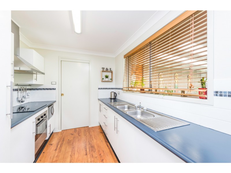 6 Creighton Drive, Medowie NSW 2318