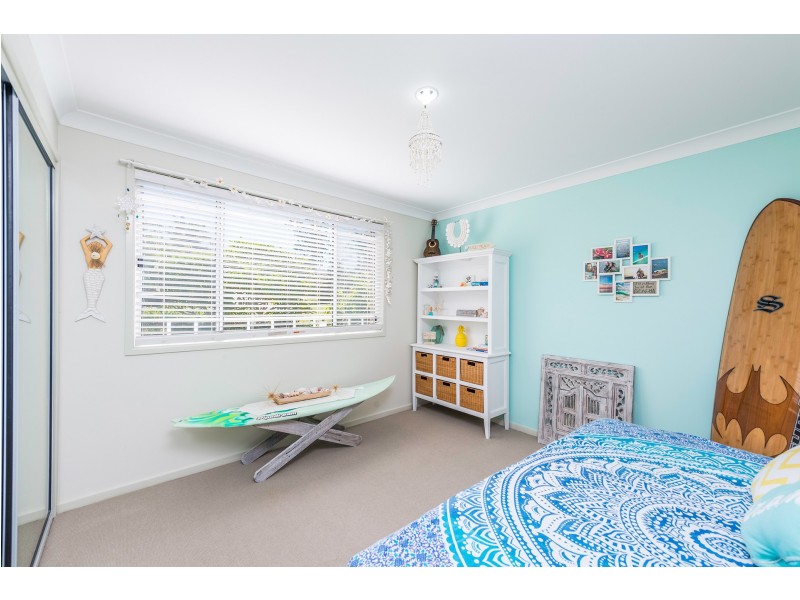 6 Creighton Drive, Medowie NSW 2318