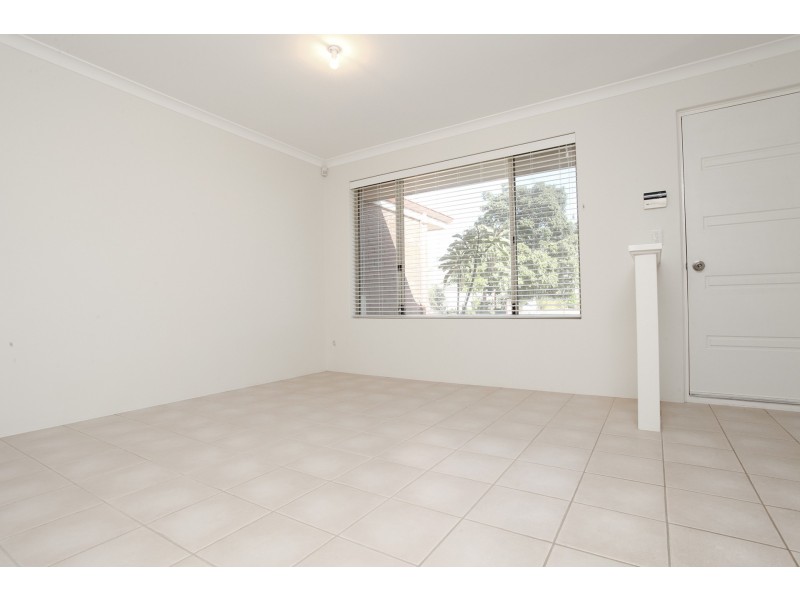 4 Warnt Court, South Guildford WA 6055