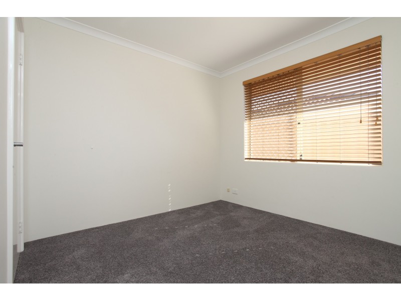 4 Warnt Court, South Guildford WA 6055