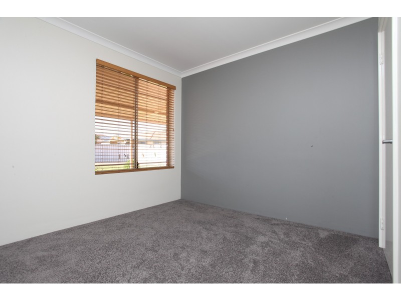 4 Warnt Court, South Guildford WA 6055