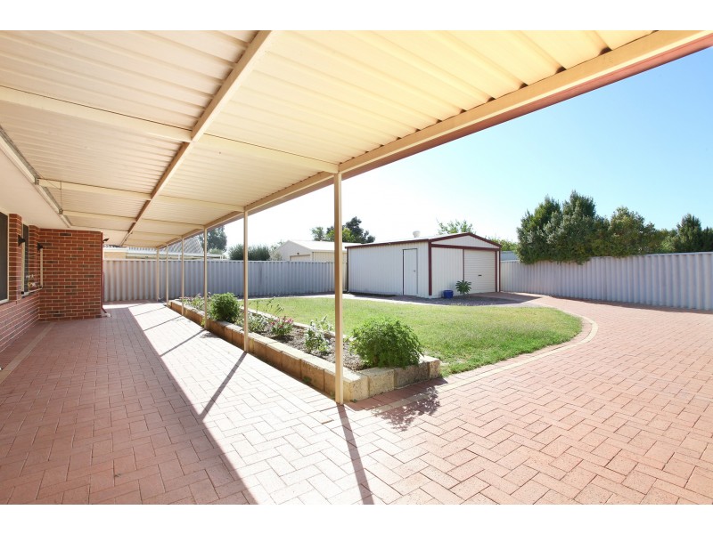 4 Warnt Court, South Guildford WA 6055