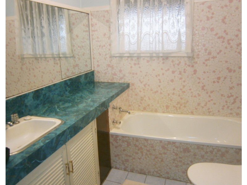 2 Crofton Avenue, Batlow NSW 2730