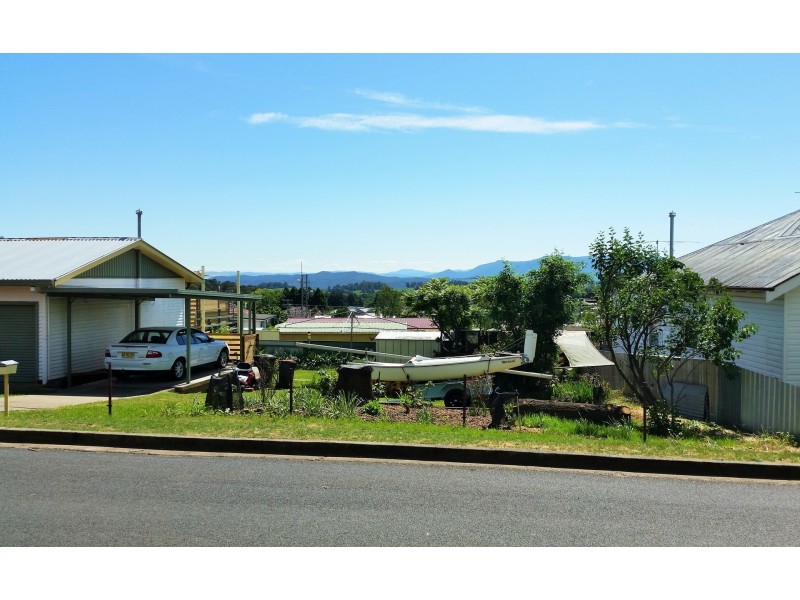 2 Crofton Avenue, Batlow NSW 2730