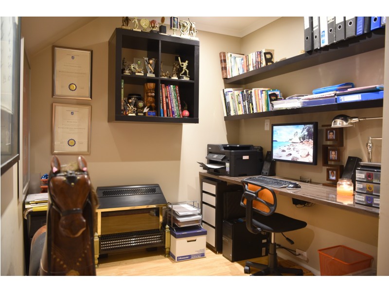 13 Rogana Crescent, Hallett Cove SA 5158