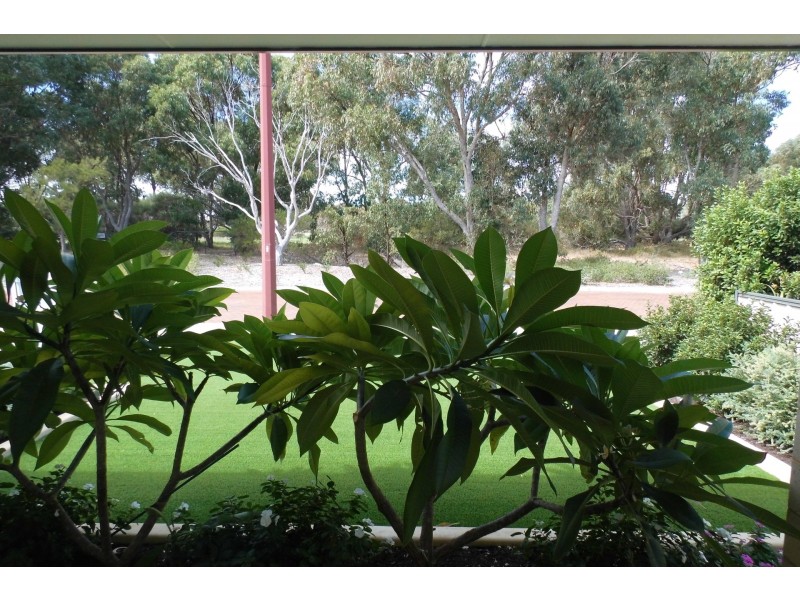 16 Pinegrove Vista, Meadow Springs WA 6210