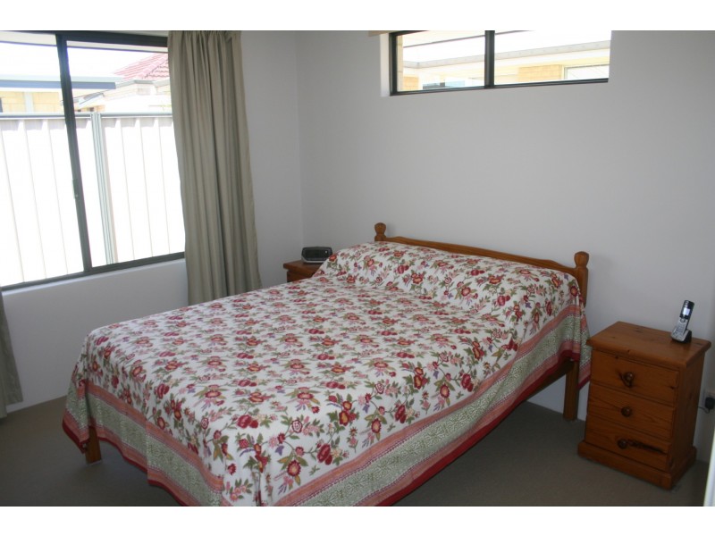 16 Pinegrove Vista, Meadow Springs WA 6210