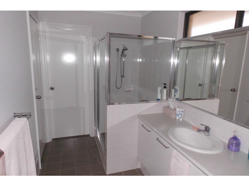 16 Pinegrove Vista, Meadow Springs WA 6210