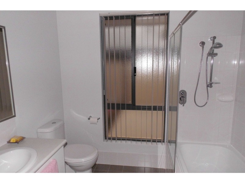 16 Pinegrove Vista, Meadow Springs WA 6210