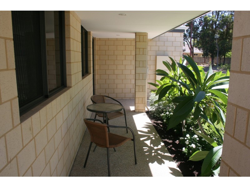 16 Pinegrove Vista, Meadow Springs WA 6210