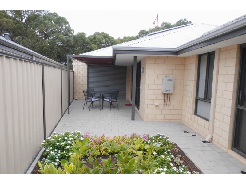 16 Pinegrove Vista, Meadow Springs WA 6210