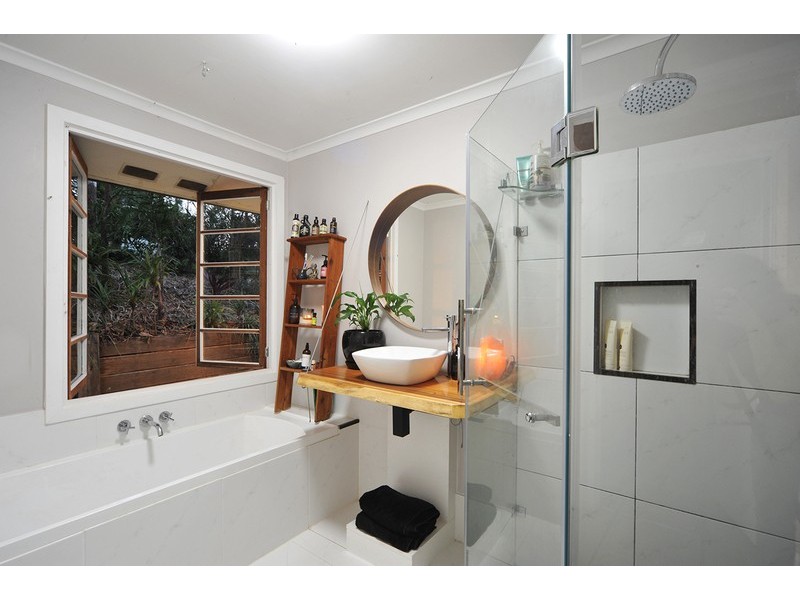 38 Kinabalu drive, Tamborine Mountain QLD 4272