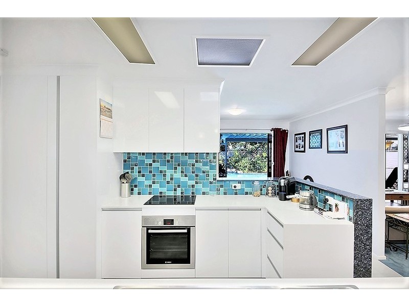 6 Key West, Broadbeach Waters QLD 4218