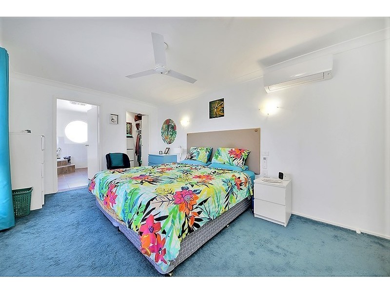 6 Key West, Broadbeach Waters QLD 4218