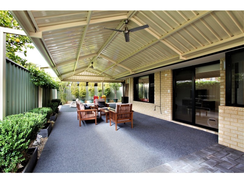 2 Hedges Retreat, Atwell WA 6164