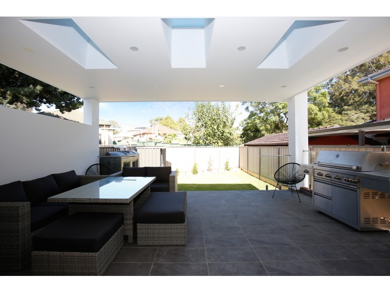 9A Ogilvie Street, East Hills NSW 2213