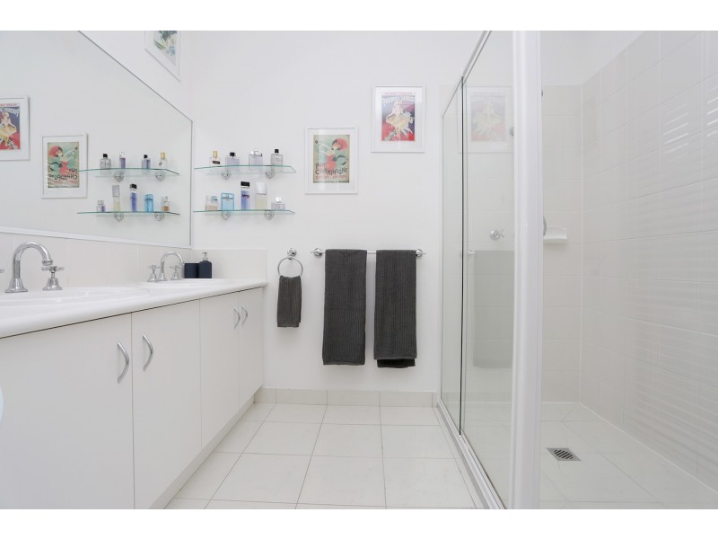 19 Muir Court, Romsey VIC 3434