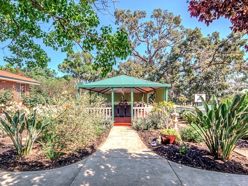 8 Bradshaw Road, Byford WA 6122