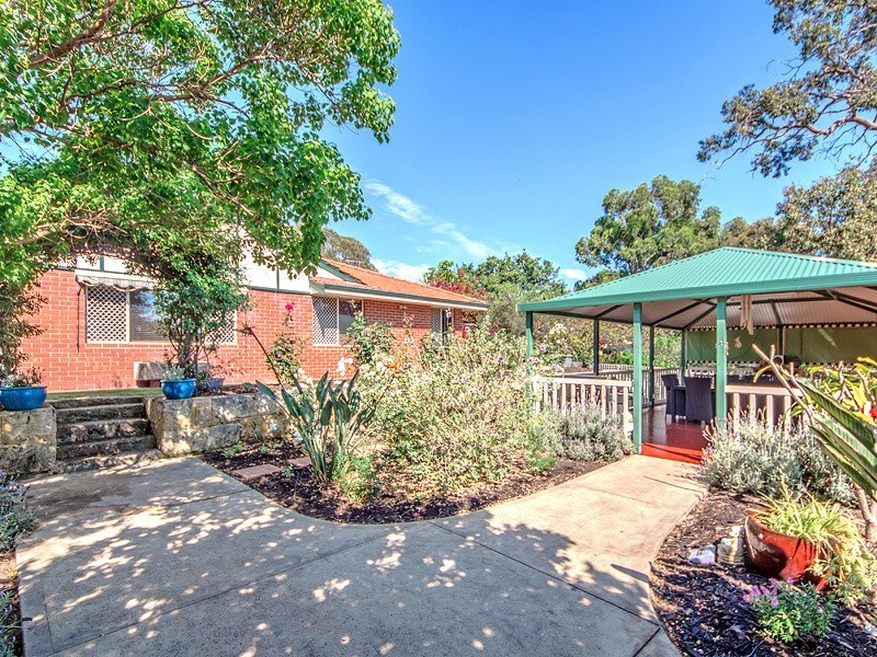 8 Bradshaw Road, Byford WA 6122